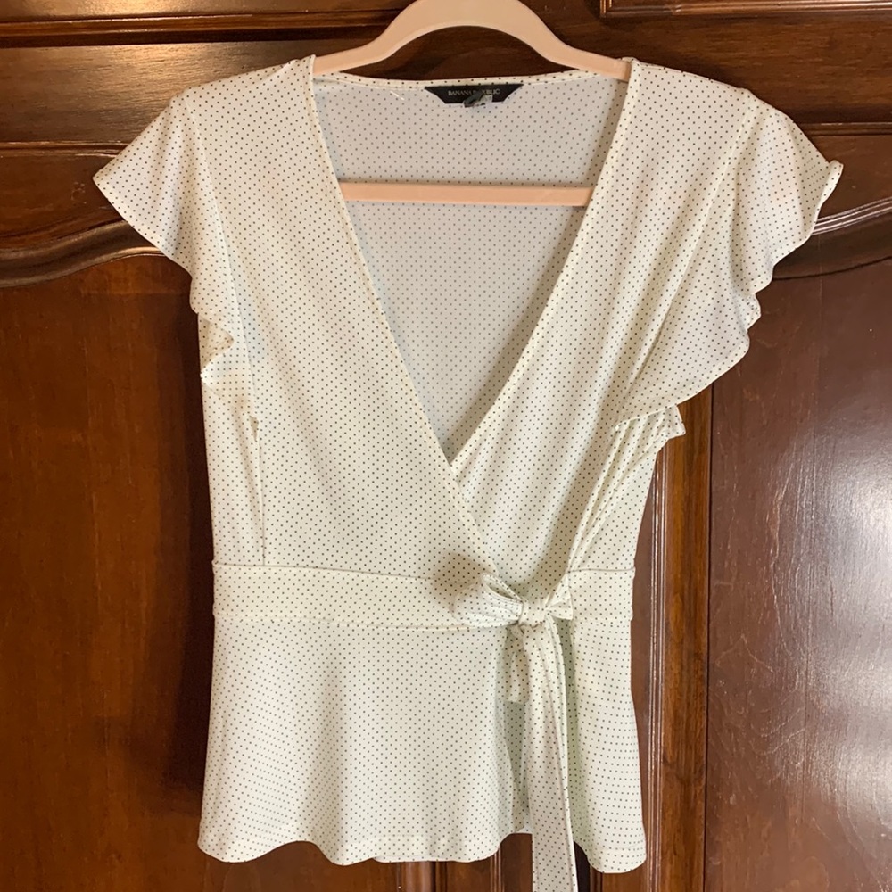Banana Republic White polkadot classy top
